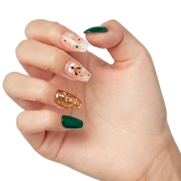 Bundle of Kiss Voguish Fantasy Holiday edition Nails - Set of 6 - Picture 11 of 13